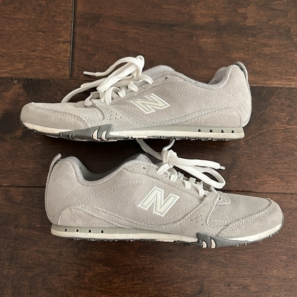 New Balance Gray Women's Sneakers - Picture 5 of 8